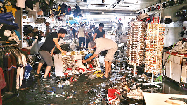 Sel nedeniyle iş yerlerinde büyük çaplı maddi hasar meydana geldi.