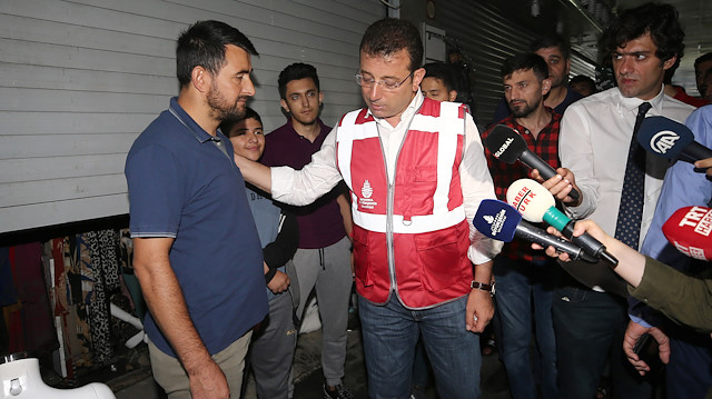 Ekrem İmamoğlu, sabah saatlerinde Bodrum'dan geldiği İstanbul'da yağıştan zarar gören yerleri inceledi.