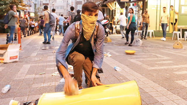 HDP ve PKK sempatizanları İstanbul’da sokak eylemleri yaptı.