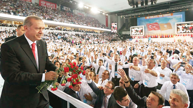 Cumhurbaşkanı Erdoğan, 18. yıl dönümü etkinliklerinde partililere seslenecek.