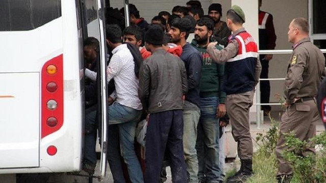 ضبط 335 مهاجرا غير نظامي شمال غربي تركيا