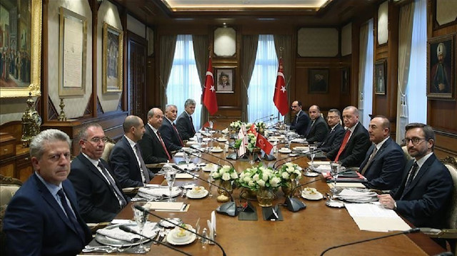 أردوغان يستقبل رئيس وزراء جمهورية شمال قبرص التركية