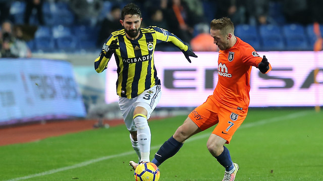 Fenerbahçe'de Hasan Ali Kaldırım sakatlığından dolayı Başakşehir karşısında forma giyemeyecek.