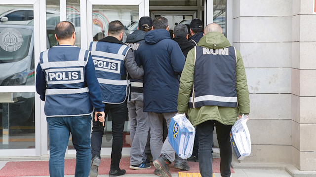 Gözaltına alınan isimler Emniyet'e götürüldü.Fotoğraf: Arşiv. 