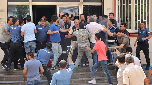 Acılı anne, HDP'liler tarafından saldırıya uğradı.