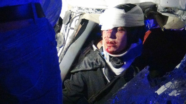Diyarbakır Silvan karayolundaki kazada 4 ağır 3’ü çocuk 8 kişi yaralındı.