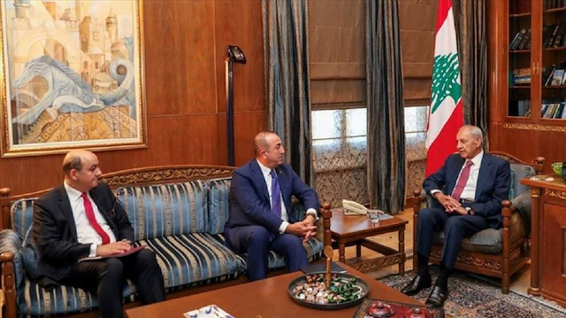 تشاووش أوغلو يبحث مع رئيس النواب اللبناني أوضاع المنطقة