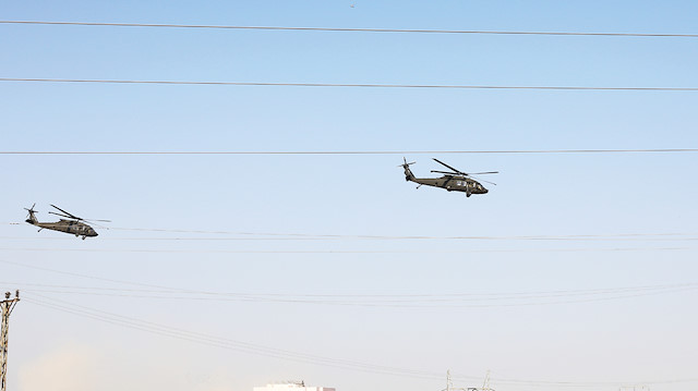 Helikopterler sınır 
bölgesi üzerinde akşama kadar 
devriye attı. 