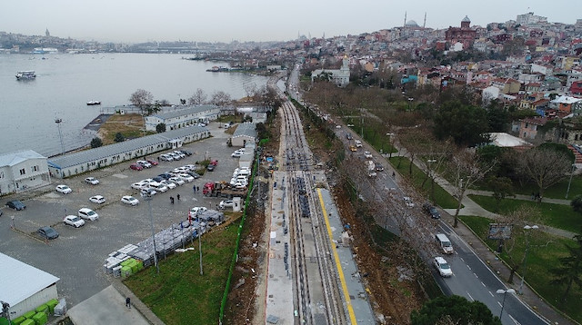 Eminönü Alibeyköy tramvay hattının rayları yerleştiriliyor