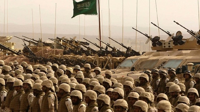 الحوثيون يعلنون استهداف تجمعات للجيش السعودي في نجران 