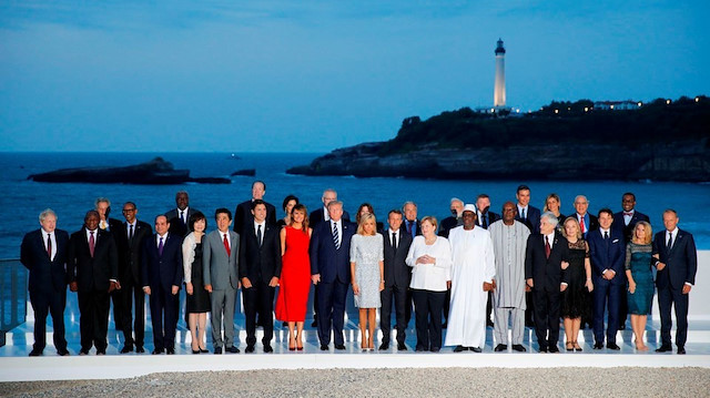 G-7 Zirvesine katılan liderler ve eşleri.
