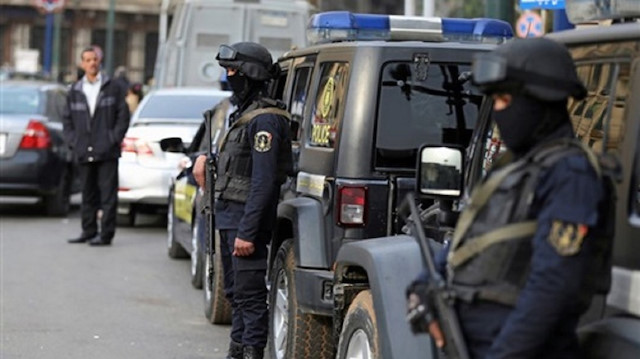 مقتل شرطي مكلف بتأمين أماكن عبادة طعنا بوسط القاهرة