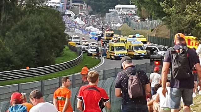 Formula 2 Belçika GP yarışında büyük bir kaza yaşandı ve yarış iptal edildi