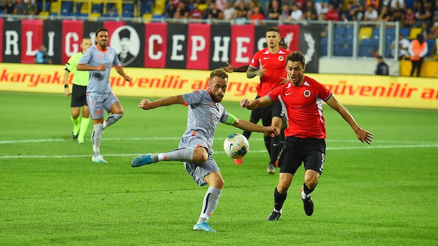 Başakşehir deplasmanda Gençlerbirliği'ni 2-1 mağlup etti.