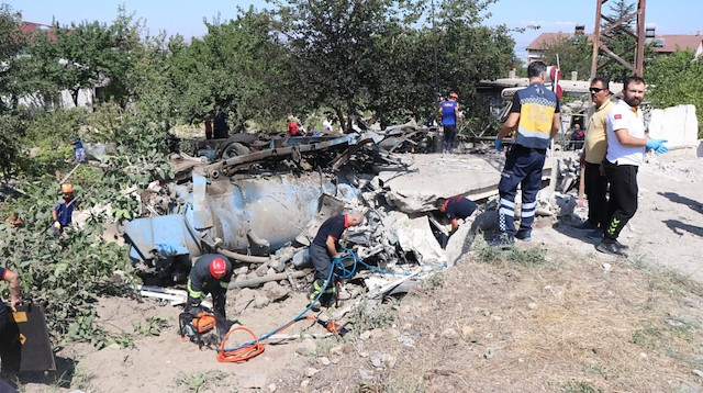 Kayseri'nin Hacılar ilçesi Erciyes yolunda kamyon müstakil eve çarptı.