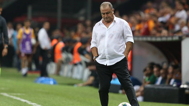 PFDK, Galatasaray Teknik Direktörü Fatih Terim'e 4 maç, antrenör Ümit Davala'ya da 3 maç ceza verdi.