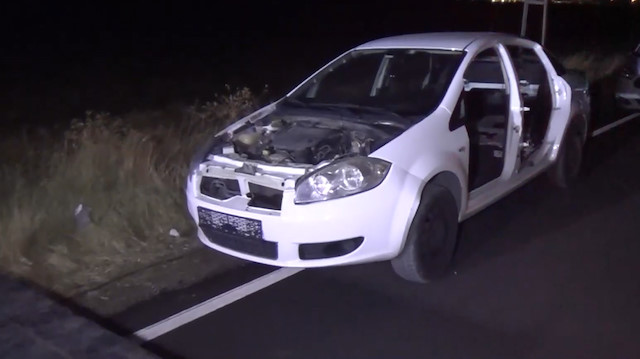 Hacizli Arabanin Butun Parcalarini Caldilar