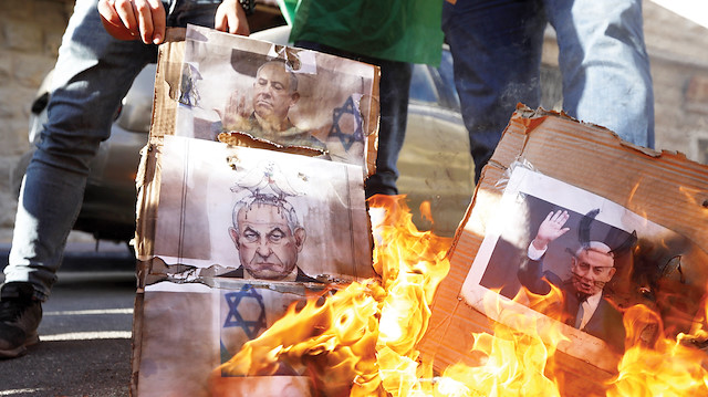 Filistinliler, Netanyahu’nun el-Halil kentine provokatif ziyaretini düzenledikleri gösteriler ile protesto ettti.