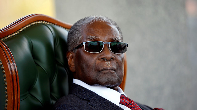 Mugabe ülkesini 37 yıl yönetti.