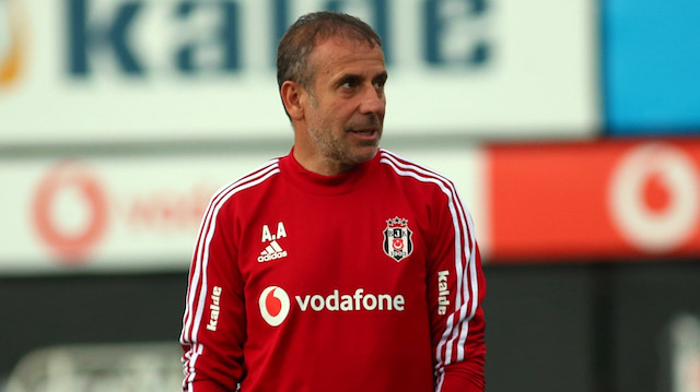 Abdullah Avcı, Beşiktaş'ın başında çıktığı 3 lig maçında 4 puan topladı.