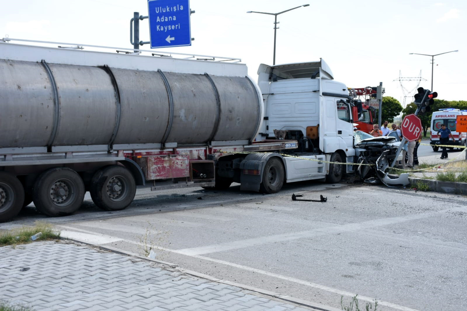 Hatay Emniyet Müdürü ve ailesi kaza geçirdi