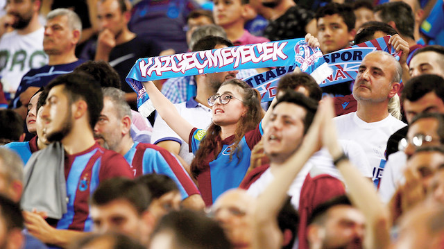 Trabzonspor taraftarı kombine satışlarına büyük ilgi gösterdi.