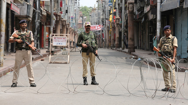 Keşmir'deki işgalci Hindistan ordusu (ARŞİV)
