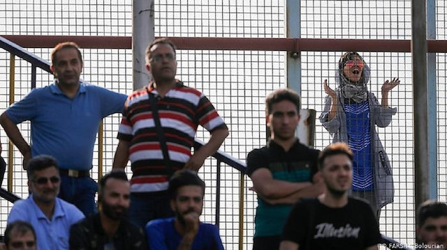 İran'da istisnai durumlarda kadınların maç izlemesine izin veriliyor.