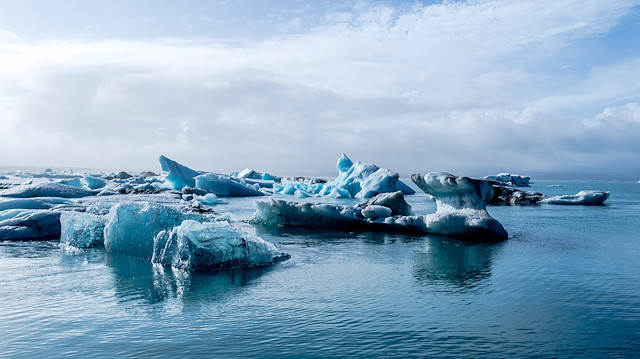 Grönland'da buzul koptu: Bir kişi hayatını kaybetti, iki kişi kayıp