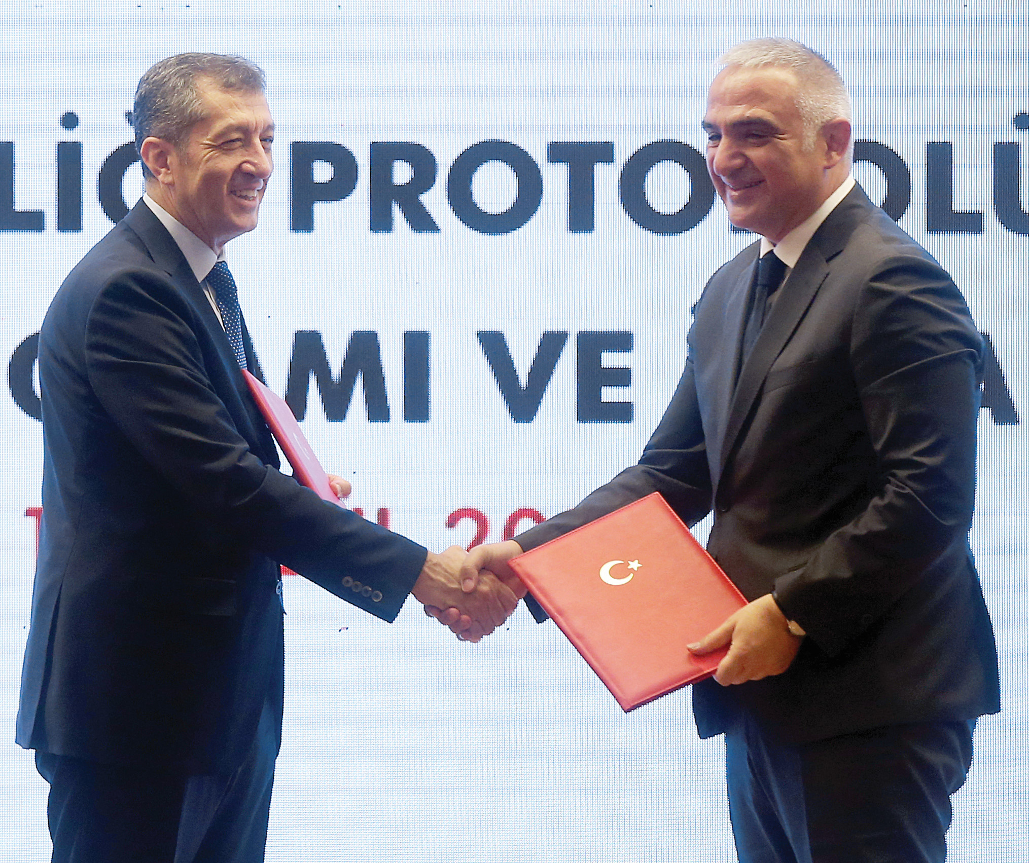 Protokol, Milli Eğitim Bakanı Selçuk ve Kültür ve Turizm Bakanı Mehmet Nuri Ersoy tarafından imzalandı.