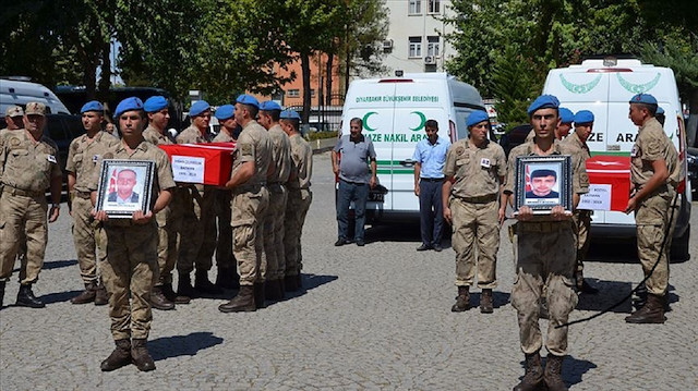 Şehit olan 7 kişinin cenazesi törenle toprağa verildi.