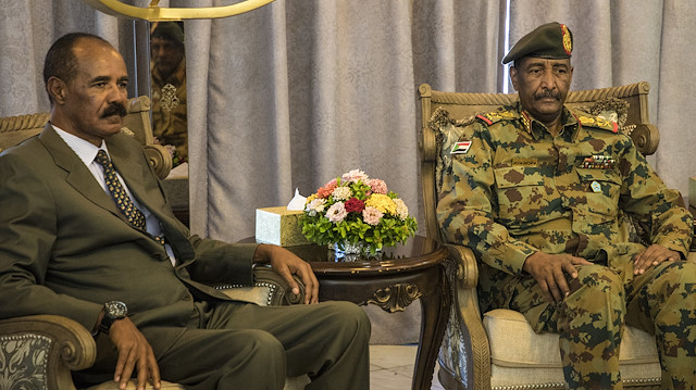 الرئيس الإريتري يبحث في الخرطوم العلاقات الثنائية