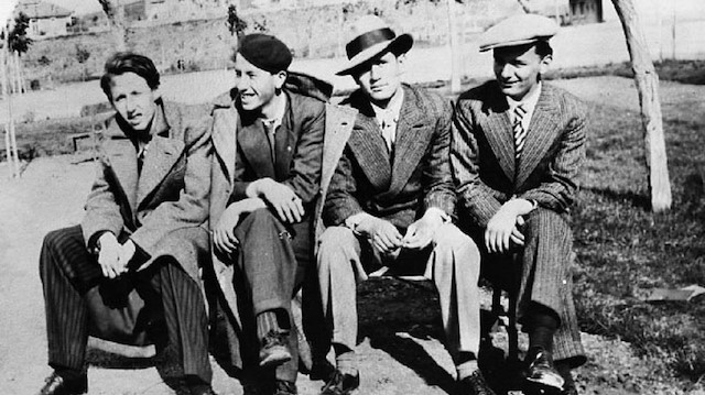 Soldan sağa, Orhan Veli, Şinasi Baray, Oktay Rifat,  Melih Cevdet Anday. ( 1940) 