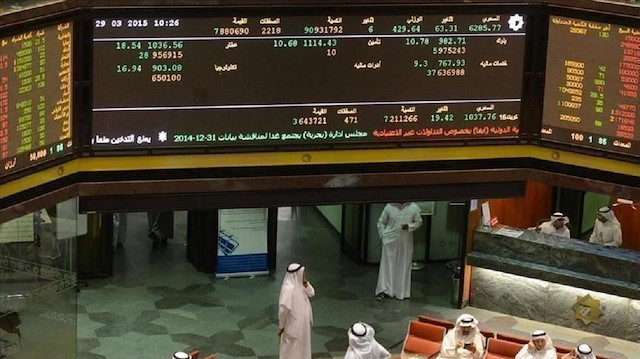 بورصة السعودية تتراجع 2.3 بالمئة بعد هجوم على معملين لأرامكو