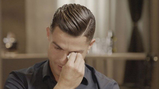 Duygusal anlar: Ronaldo hüngür hüngür ağladı