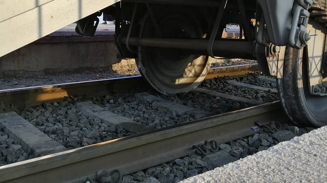 Mersin'de yük treninin vagonları raydan çıktı.