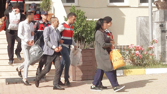 Zanlılar Rahmi Kırım ve Uğur Ağdaş tutuklandı. İşadamının eski sekreteri Zhıla P. ile Orhan F., adli kontrol şartıyla serbest bırakıldı.