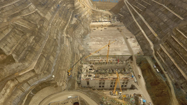 Çetin Barajı inşaatının havadan görüntüsü.