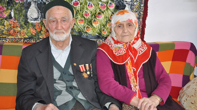 Kore Gazisi Mehmet Şenel ve eşi. 