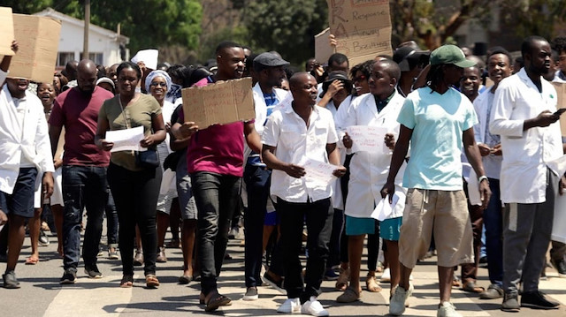 Striking Zimbabwean doctors