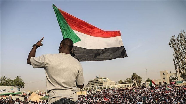 السودان.. تظاهرة بالخرطوم تطالب بمحاكمة رموز "البشير"