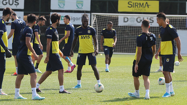 Fenerbahçe'de Moses ve Isla takımla birlikte çalışmalara başladı.