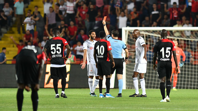 Süper Lig'in 4. haftasında kırmızı kart gören Beşiktaşlı Elneny ile Gazişehir Gaziantepli Kayode PFDK'ye gönderilmişti.