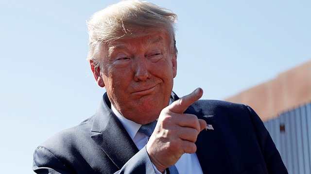 U.S. President Donald Trump gestures during his visit to a section of the U.S.-Mexico border wall in Otay Mesa, California, U.S. September 18, 2019. REUTERS/Tom Brenner

