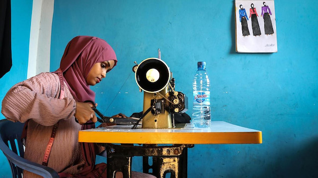 Young fashion designer shines in Somalia