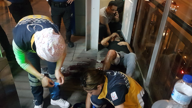 Metrobüsteki yer kavgasında Ömer Bozyiğit kalçasından bıçakladı.