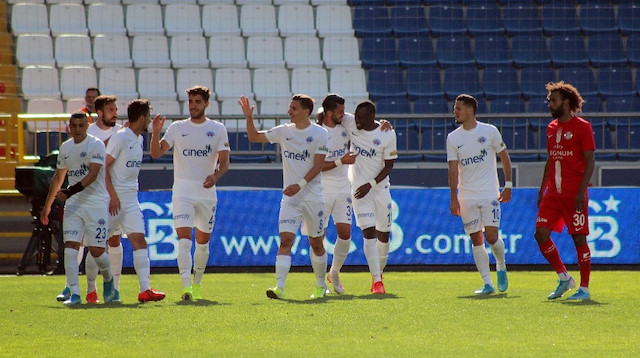 Kasımpaşa sahasında Antalyaspor'u 3-0 mağlup etti.