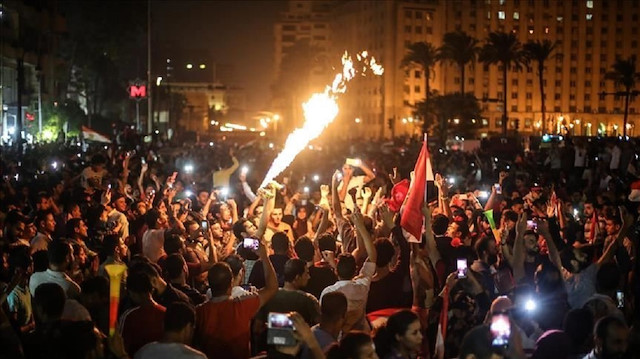 لأول مرة منذ سنوات.. مصريون يهتفون ضد السيسي بميدان التحرير