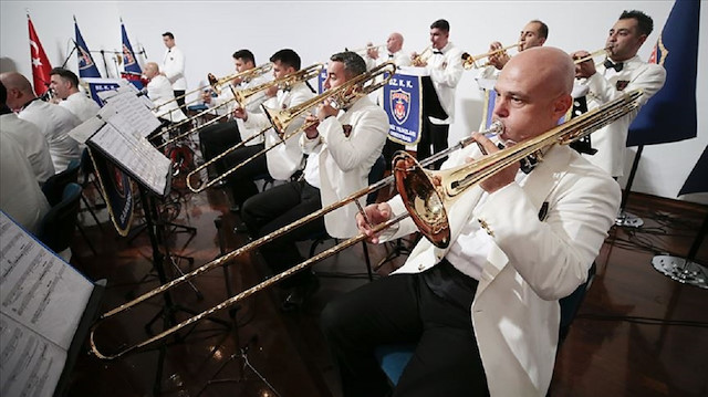"نجوم البحر".. أوركسترا القوات البحرية التركية لموسيقى الجاز
