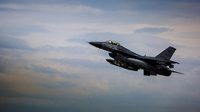 مقاتلات إف-16 التركية تحلق في الأجواء السورية